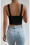 Kadın Siyah Kare Yaka Kalın Askılı Dekolteli Crop Top Bluz – Şık, Rahat Ve Kolay Kombinlenebilir