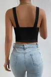 Kadın Siyah Kare Yaka Kalın Askılı Dekolteli Crop Top Bluz – Şık, Rahat Ve Kolay Kombinlenebilir