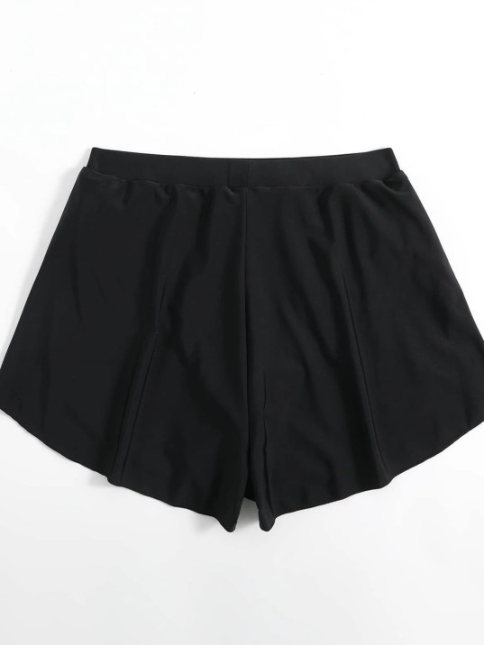 Kadın Siyah Yırtmaçlı Etek Görünümlü Şık Deniz Şortu – Modern ve Şık Tasarım Kadın Siyah Yırtmaçlı Etek Görünümlü Şık Deniz Şortu – Modern ve Şık Tasarım