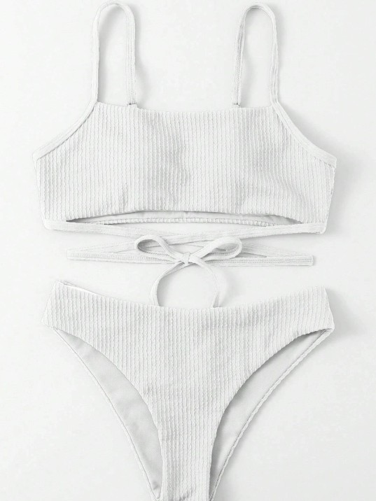 Kadın Beyaz Çapraz Bağlama Detaylı Yüksek Bel Bikini Takımı – Modern, Konforlu Ve Günlük Kombinlere Uygun