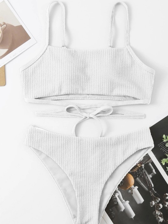 Kadın Beyaz Çapraz Bağlama Detaylı Yüksek Bel Bikini Takımı – Modern, Konforlu Ve Günlük Kombinlere Uygun