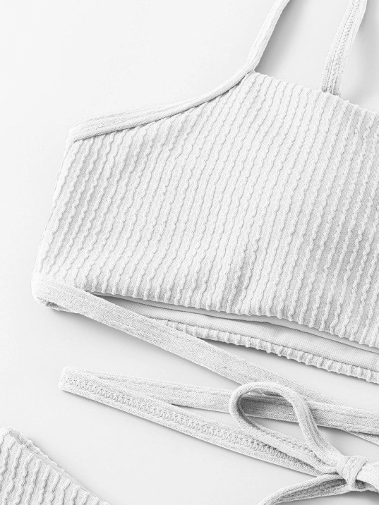 Kadın Beyaz Çapraz Bağlama Detaylı Yüksek Bel Bikini Takımı – Modern, Konforlu Ve Günlük Kombinlere Uygun