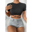 Kadın Siyah Yarım Kol Çapraz Bağlamalı Crop Top Bluz – Şık, Rahat ve Kolay Kombinlenebilir
