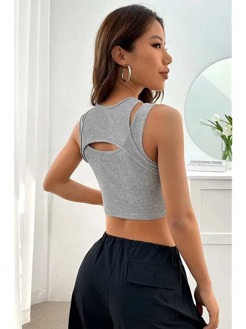 Kadın Gri Kalın Askılı Cut Out Dekolteli Crop Top Bluz – Şık, Rahat Ve Kolay Kombinlenebilir