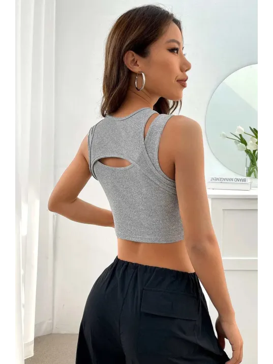 Kadın Gri Kalın Askılı Cut Out Dekolteli Crop Top Bluz – Şık, Rahat Ve Kolay Kombinlenebilir