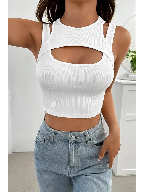 Kadın Beyaz Kalın Askılı Cut Out Dekolteli Crop Top Bluz – Şık, Rahat Ve Kolay Kombinlenebilir