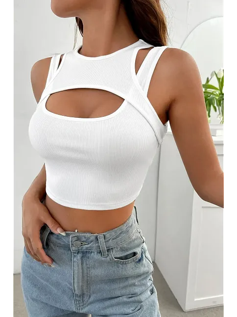 Kadın Beyaz Kalın Askılı Cut Out Dekolteli Crop Top Bluz – Şık, Rahat Ve Kolay Kombinlenebilir