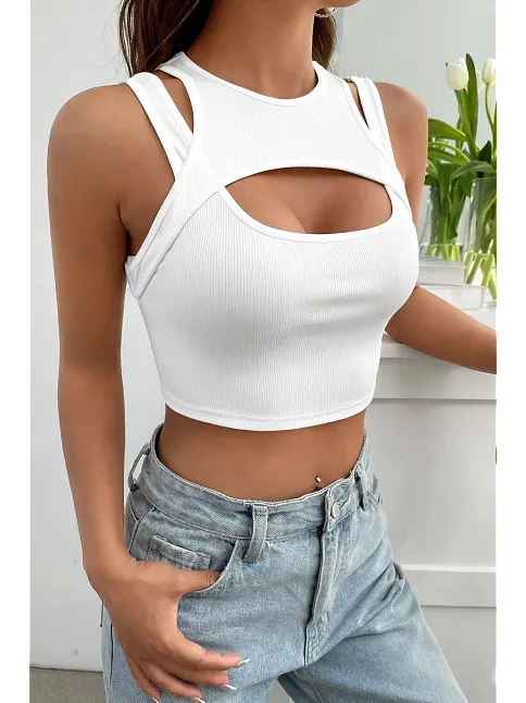 Kadın Beyaz Kalın Askılı Cut Out Dekolteli Crop Top Bluz – Şık, Rahat Ve Kolay Kombinlenebilir