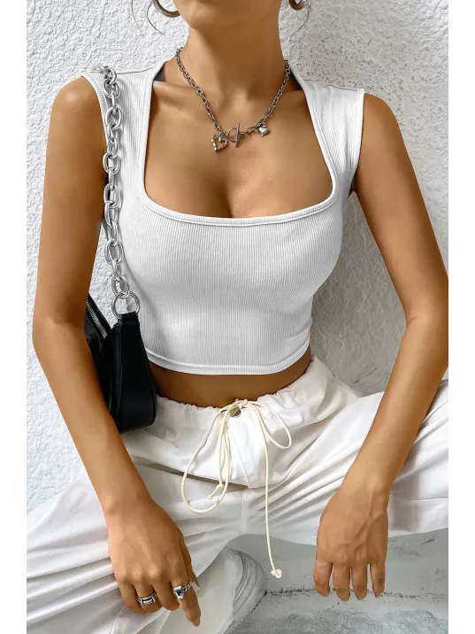 Kadın Beyaz Kare Yaka Kalınlaşan Omuz Detaylı Crop Top Bluz – Şık, Rahat Ve Kolay Kombinlenebilir