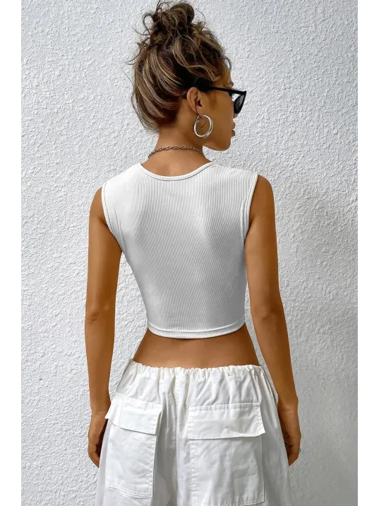 Kadın Beyaz Kare Yaka Kalınlaşan Omuz Detaylı Crop Top Bluz – Şık, Rahat Ve Kolay Kombinlenebilir