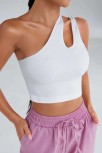 Kadın Beyaz Tek Omuz Cut Out Detaylı Crop Top Bluz – Şık, Rahat Ve Kolay Kombinlenebilir Kadın Beyaz Tek Omuz Cut Out Detaylı Crop Top Bluz – Şık, Rahat Ve Kolay Kombinlenebilir