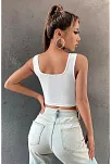 Kadın Beyaz Göbek Dekolteli Crop Top Bluz – Şık, Rahat Ve Kolay Kombinlenebilir