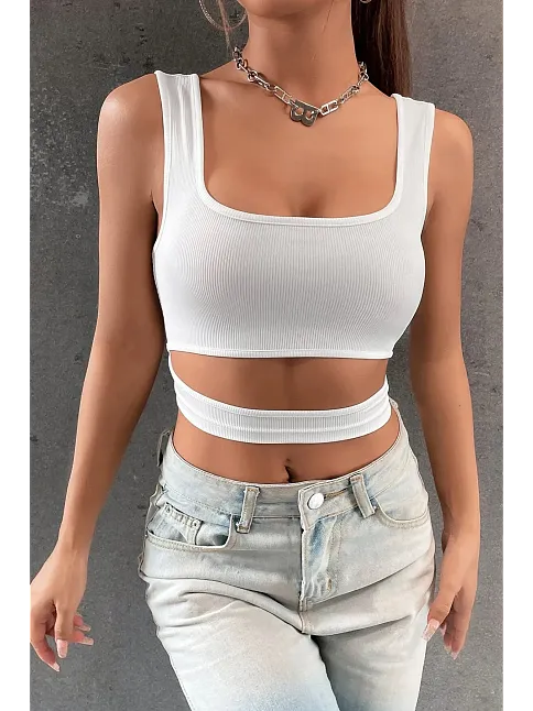 Kadın Beyaz Göbek Dekolteli Crop Top Bluz – Şık, Rahat Ve Kolay Kombinlenebilir