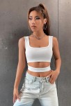 Kadın Beyaz Göbek Dekolteli Crop Top Bluz – Şık, Rahat Ve Kolay Kombinlenebilir Kadın Beyaz Göbek Dekolteli Crop Top Bluz – Şık, Rahat Ve Kolay Kombinlenebilir