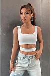 Kadın Beyaz Göbek Dekolteli Crop Top Bluz – Şık, Rahat Ve Kolay Kombinlenebilir