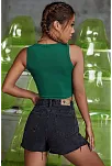 Kadın Yeşil Kare Yaka Crop Top Bluz – Şık, Rahat Ve Kolay Kombinlenebilir