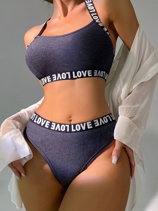 Kadın Lacivert Çapraz Sırt Ve Love Yazı Detaylı Iç Çamaşır Takımi Kadın Lacivert Çapraz Sırt Ve Love Yazı Detaylı Iç Çamaşır Takımi