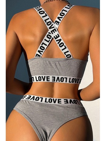 Kadın Gri Çapraz Sırt Ve Love Yazı Detaylı Iç Çamaşır Takımı – Modern, Konforlu Ve Günlük Kombinlere Uygun Kadın Gri Çapraz Sırt Ve Love Yazı Detaylı Iç Çamaşır Takımı – Modern, Konforlu Ve Günlük Kombinlere Uygun
