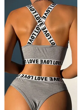 Kadın Gri Çapraz Sırt Ve Love Yazı Detaylı Iç Çamaşır Takımı – Modern, Konforlu Ve Günlük Kombinlere Uygun