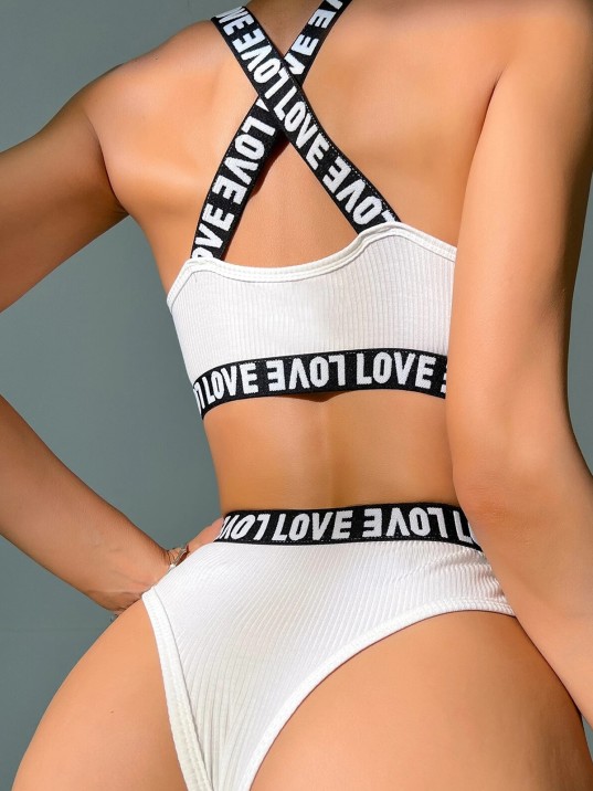 Kadın Beyaz Çapraz Sırt Ve Love Yazı Detaylı Iç Çamaşır Takımı – Modern, Konforlu Kadın Beyaz Çapraz Sırt Ve Love Yazı Detaylı Iç Çamaşır Takımı – Modern, Konforlu