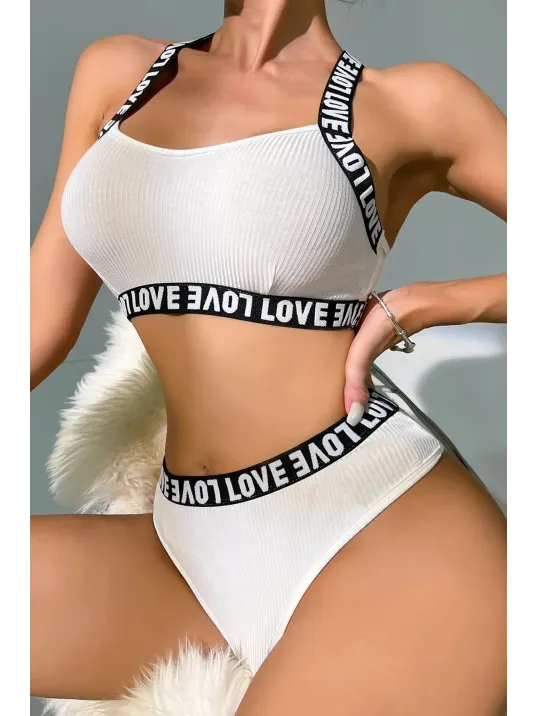 Kadın Beyaz Çapraz Sırt Ve Love Yazı Detaylı Iç Çamaşır Takımı – Modern, Konforlu