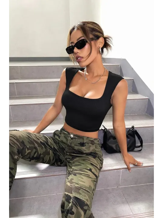 Kadın Siyah Kare Yaka Kalınlaşan Omuz Detaylı Crop Top Bluz