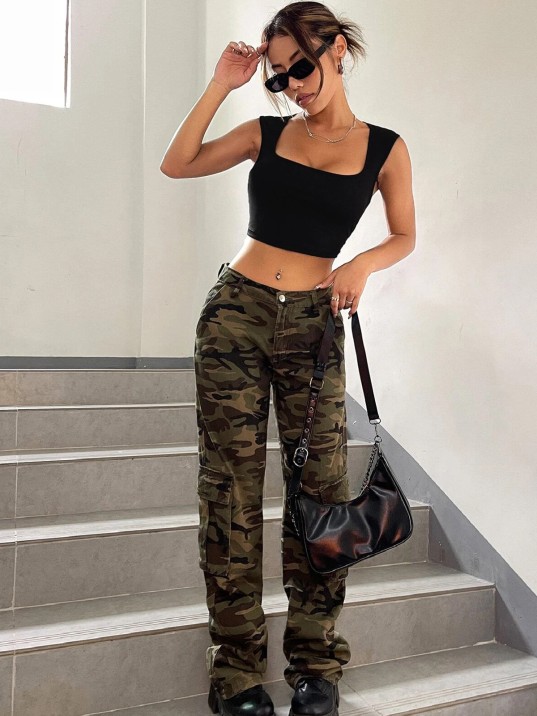 Kadın Siyah Kare Yaka Kalınlaşan Omuz Detaylı Crop Top Bluz