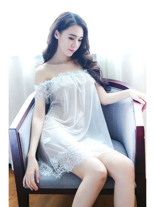 Kadın Beyaz Göğüs Üstü Dantel Detaylı Şık Gecelik – Modern Ve Şık Tasarım