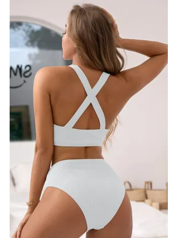 Kadın Beyaz Çapraz Sırt Detaylı Iç Çamaşır Takımı – Modern, Konforlu Ve Günlük Kombinlere Uygun