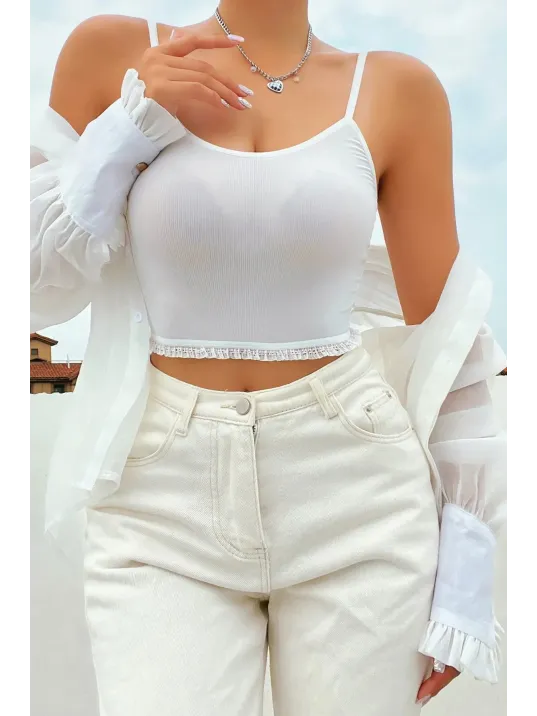 Kadın Beyaz Alt-üst Dantel Detaylı Şortlu Şık Gecelik Takım – Modern, Konforlu Ve Günlük Kombinlere Uygun