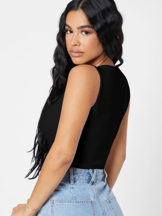 Kadın Siyah Kare Yaka Crop Top Bluz – Şık, Rahat ve Kolay Kombinlenebilir