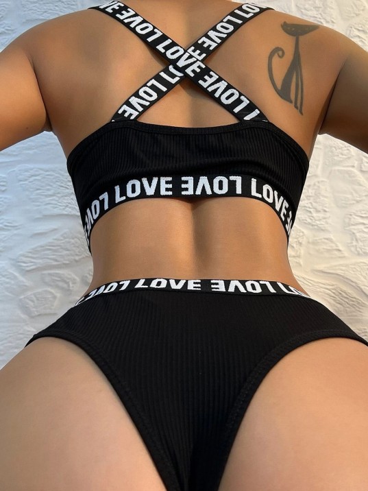 Kadın Siyah Çapraz Sırt Ve Love Yazı Detaylı Iç Çamaşır Takımı – Modern, Konforlu