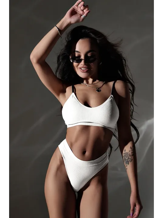 Kadın Beyaz Yüksek Bel Dolgusuz Sütyen Takımı – Modern, Konforlu Ve Günlük Kombinlere Uygun