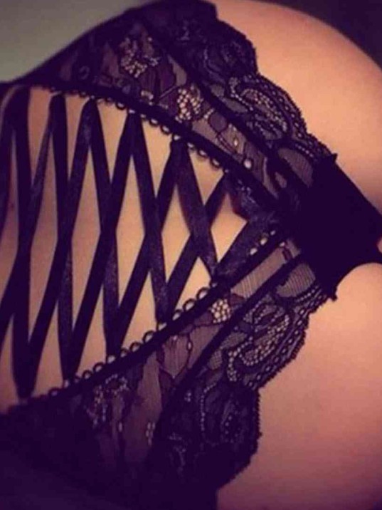 Kadın Siyah Yüksek Bel Fantezi Külot – Modern Ve Şık Tasarım