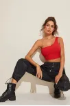 Kadın Kırmızı Tek Omuz Crop Büstiyer – Modern Ve Şık Tasarım