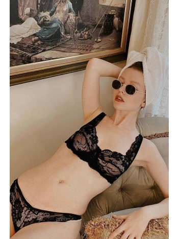 Kadın Siyah Kapsız Şık Sütyen Külot Takımı – Modern, Konforlu Ve Günlük Kombinlere Uygun Kadın Siyah Kapsız Şık Sütyen Külot Takımı – Modern, Konforlu Ve Günlük Kombinlere Uygun