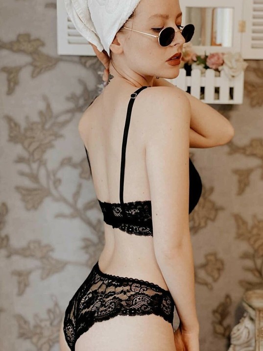 Kadın Siyah Kapsız Şık Sütyen Külot Takımı – Modern, Konforlu Ve Günlük Kombinlere Uygun