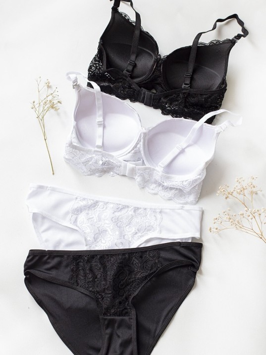 Kadın Siyah Ve Beyaz Dolgulu Balenli Sütyen Külot 2'li Paket – Modern Ve Şık Tasarım Kadın Siyah Ve Beyaz Dolgulu Balenli Sütyen Külot 2'li Paket – Modern Ve Şık Tasarım