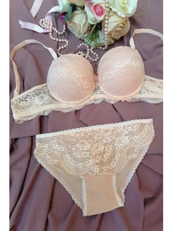 Kadın Somon Rengi Dolgulu Dantel Sütyen Ve Külot Takım – Modern, Konforlu Ve Günlük Kombinlere Uygun