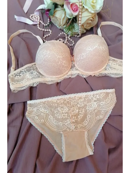 Kadın Somon Rengi Dolgulu Dantel Sütyen Ve Külot Takım – Modern, Konforlu Ve Günlük Kombinlere Uygun Kadın Somon Rengi Dolgulu Dantel Sütyen Ve Külot Takım – Modern, Konforlu Ve Günlük Kombinlere Uygun