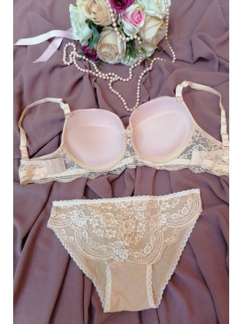Kadın Somon Rengi Dolgulu Dantel Sütyen Ve Külot Takım – Modern, Konforlu Ve Günlük Kombinlere Uygun