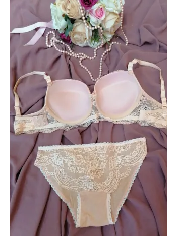 Kadın Somon Rengi Dolgulu Dantel Sütyen Ve Külot Takım – Modern, Konforlu Ve Günlük Kombinlere Uygun Kadın Somon Rengi Dolgulu Dantel Sütyen Ve Külot Takım – Modern, Konforlu Ve Günlük Kombinlere Uygun