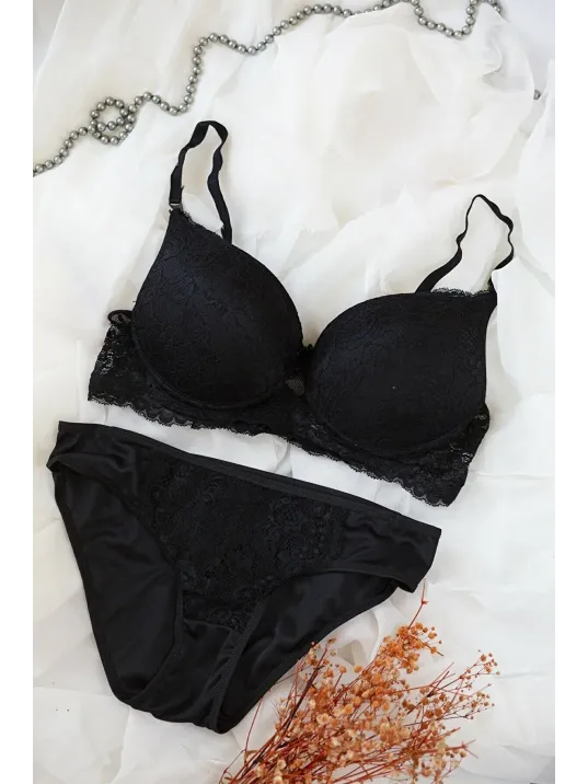 Kadın Siyah Dolgulu Dantel Sütyen Ve Külot Takım – Modern, Konforlu Ve Günlük Kombinlere Uygun
