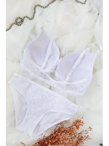 Kadın Beyaz Dolgulu Dantel Sütyen Ve Külot Takım – Modern, Konforlu Ve Günlük Kombinlere Uygun Kadın Beyaz Dolgulu Dantel Sütyen Ve Külot Takım – Modern, Konforlu Ve Günlük Kombinlere Uygun