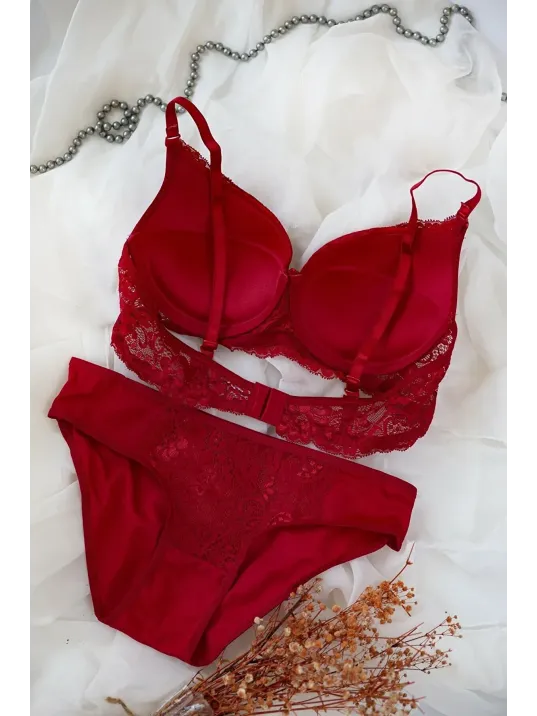 Kadın Kırmızı Dolgulu Dantel Sütyen Ve Külot Takım – Modern, Konforlu Ve Günlük Kombinlere Uygun