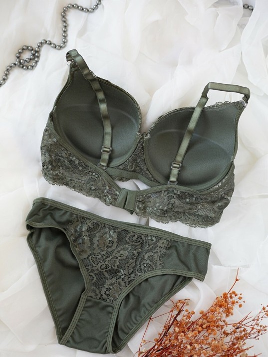 Kadın Haki Yeşili Dolgulu Dantel Sütyen Ve Külot Takım – Modern, Konforlu Ve Günlük Kombinlere Uygun