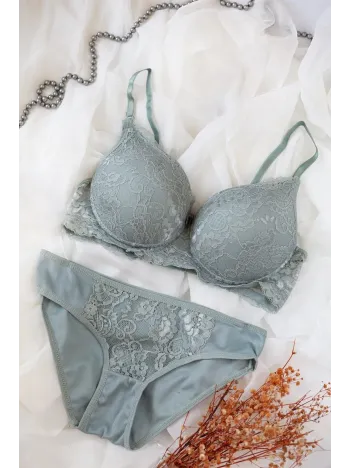 Kadın Su Yeşili Dolgulu Dantel Sütyen Ve Külot Takım – Modern, Konforlu Ve Günlük Kombinlere Uygun