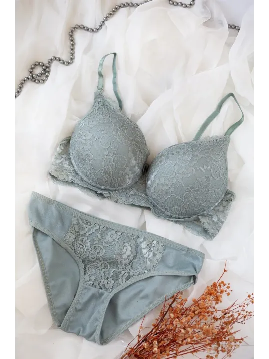 Kadın Su Yeşili Dolgulu Dantel Sütyen Ve Külot Takım – Modern, Konforlu Ve Günlük Kombinlere Uygun Kadın Su Yeşili Dolgulu Dantel Sütyen Ve Külot Takım – Modern, Konforlu Ve Günlük Kombinlere Uygun