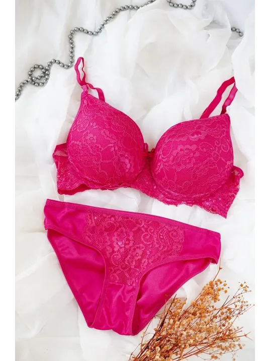 Kadın Fuşya Dolgulu Dantel Sütyen Ve Külot Takım – Modern, Konforlu Ve Günlük Kombinlere Uygun