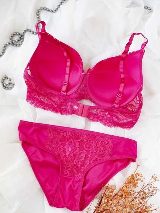 Kadın Fuşya Dolgulu Dantel Sütyen Ve Külot Takım – Modern, Konforlu Ve Günlük Kombinlere Uygun